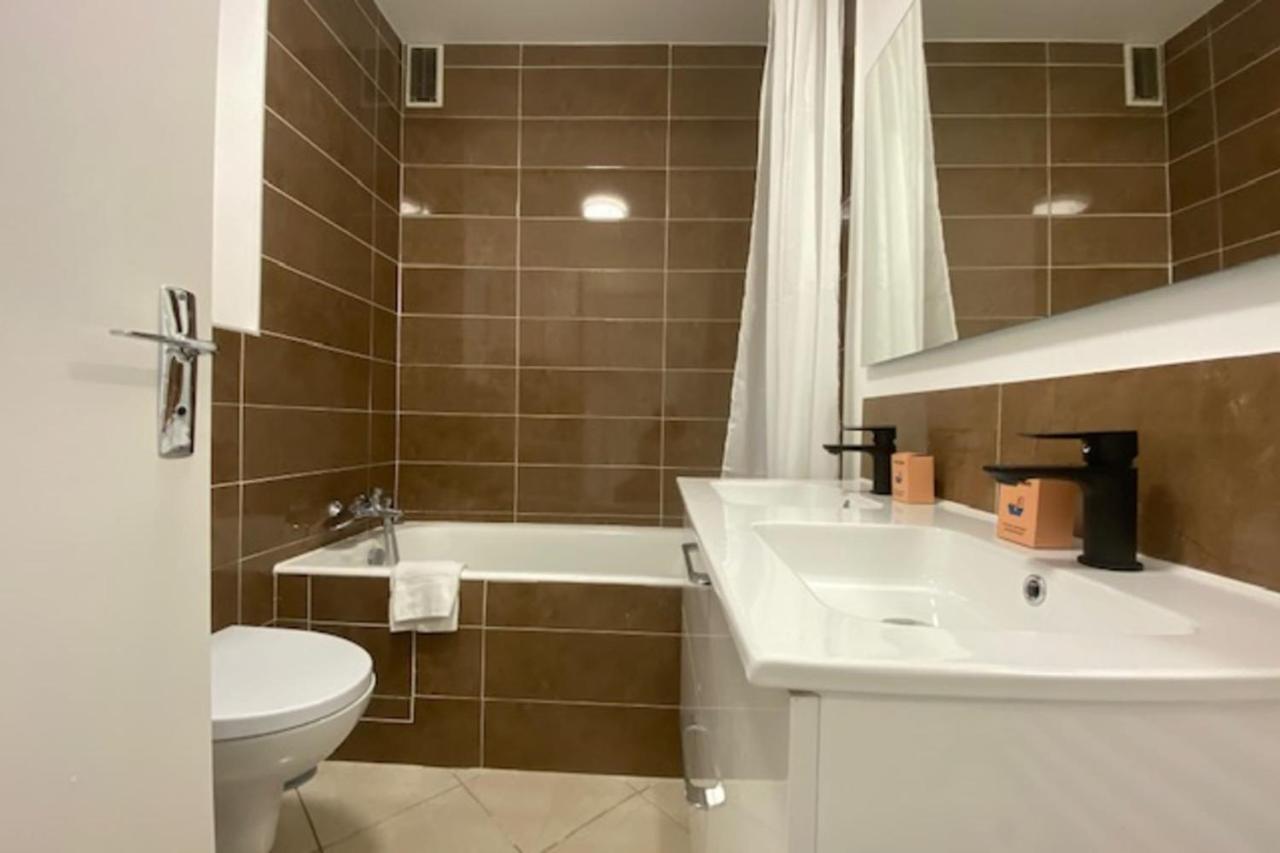 Beautiful Flat For 4 Very Closed To The Beach Cabourg Luaran gambar